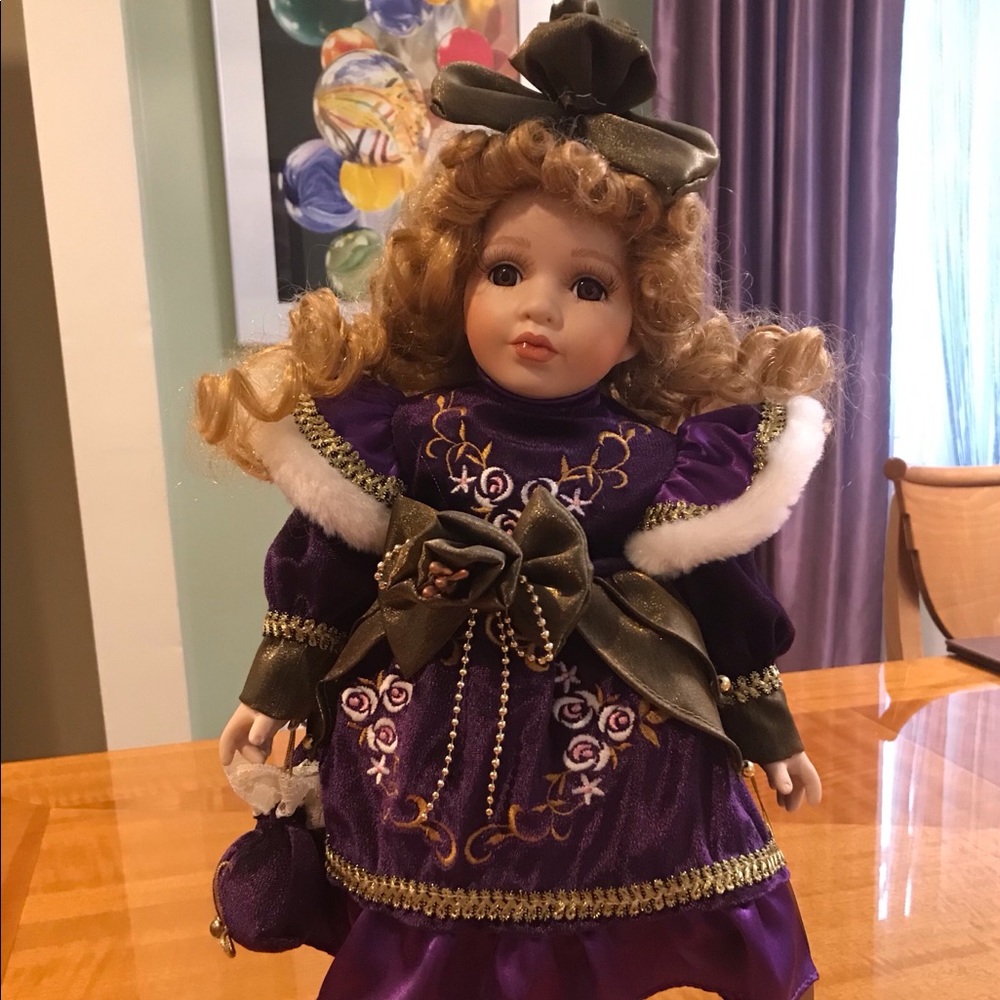 🌱🌱🌱Collectible Memories Porcelain Doll Andrea